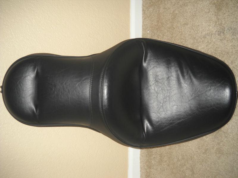 Harley dyna sundowner seat for 2004 & 2005 wide glides and other dynas!