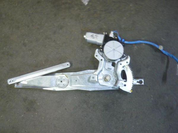 Honda life 2002 front left door regulator [8413220]