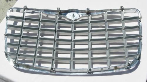 Chrysler 300 grill part number 80207 c-300 excellent little used condition