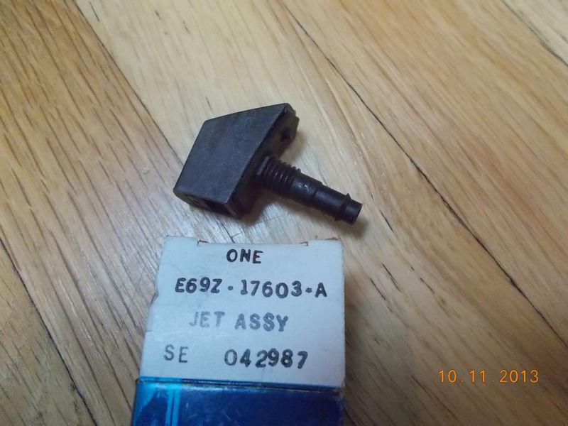 Nos 1986 1987 1988 1989 forf aerostar rear window washer jet