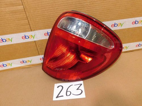 04 - 07 dodge grand caravan passenger side tail light used rear lamp #263