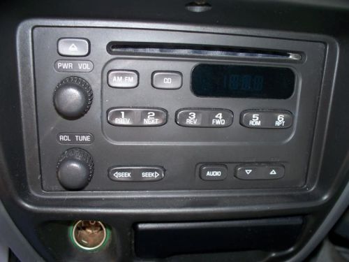 00* 04 tracker audio equipment radio stereo cd player * oem 7253