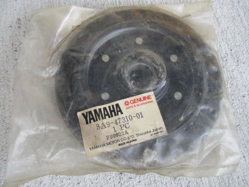 Yamaha gp sl ss gpx sw 338 351 396 433  nos guide bogie wheel 8a9-47310-01