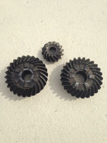 2003 yamaha f200 gears , standard rotation 25 inch shaft