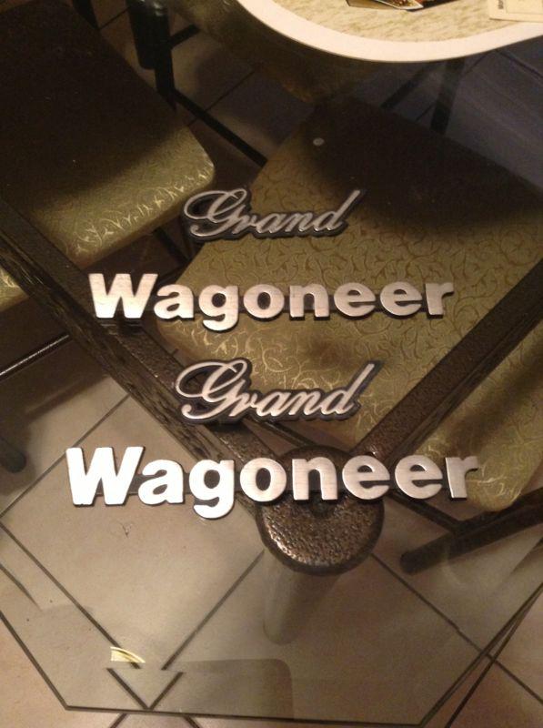 85 jeep grand wagoneer fender emblems great shape