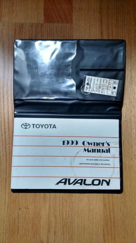 1999 toyota avalon owner&#039;s manual with toyota leather case (like new)