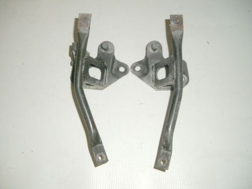 01 yamaha raptor 660 front fender brackets left and right 10921