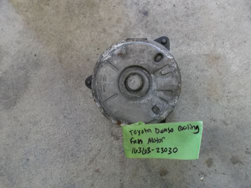 Toyota denso cooling fan motor 16363-23030