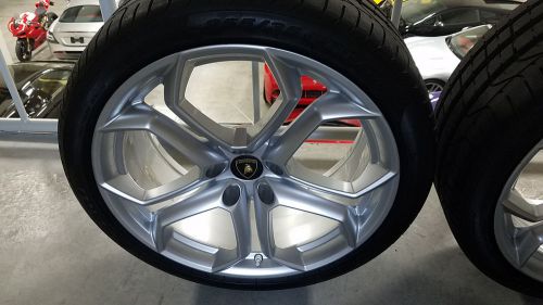 Lamborhini aventador factory 19/20&#039;&#039; wheels and tires