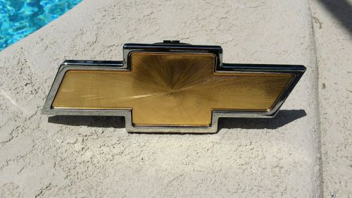 Chevy bowtie bow tie receiver trailer hitch cover insert chevrolet ball chrome