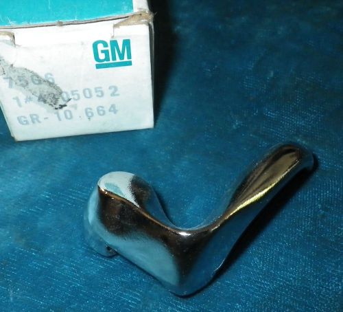 Nos 1960-1967 rh vent window handle gm#4305052 corvair chevelle camaro olds f85