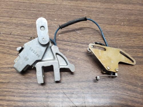 0982504 0982505 0910276 lever arm and switch bracket