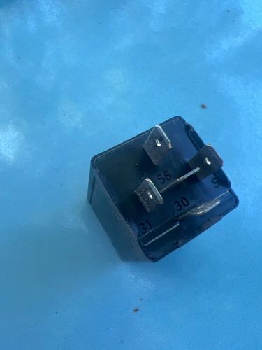 Porsche 911 964 928 944 968 oem headlight washer relay 92861811100