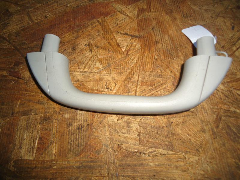 Passenger right side hang on handle gray corolla & other models 2000-05 14063