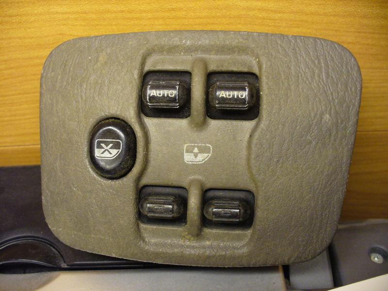 02 - 07 jeep liberty power window switch center console light gray trim