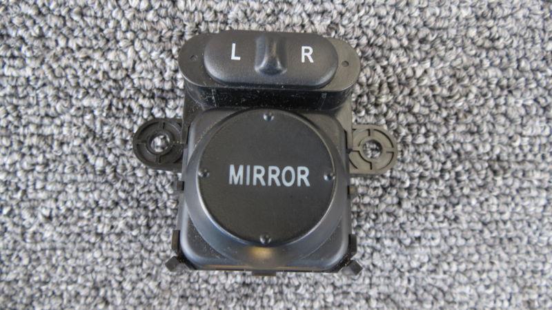 02-03 acura rsx type s / base non-heated mirror switch                        01