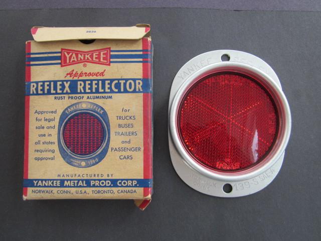 Vintage yankee auto aluminum reflex reflector in box  -- no. 139 red