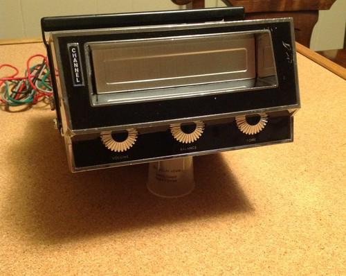 Vintage 8-track player player under-dash , tested / works made in japan