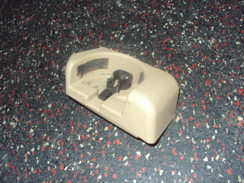 Mitsubishi 3000gt rear cargo cover sunshade holder clip, driver's side, left