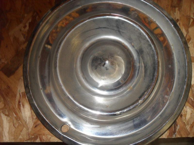    1957  chrysler 14 inch hubcap 