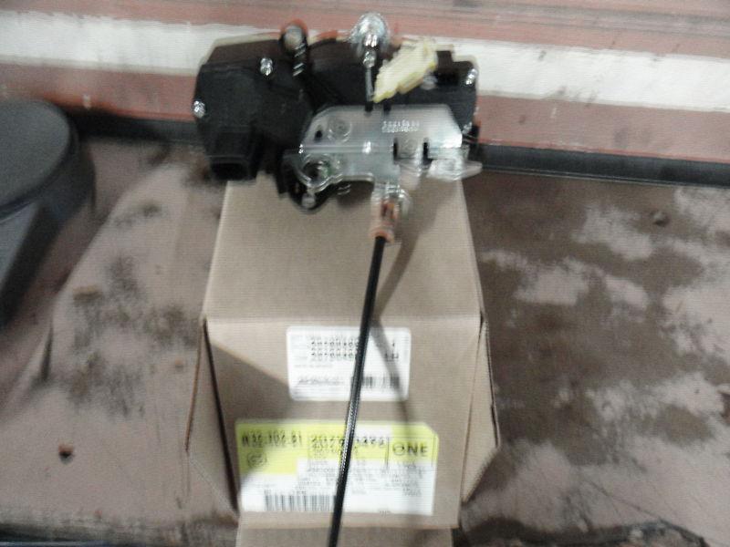 2006-2011 chevrolet impala lh front door lock actuator new gm oem 20790496