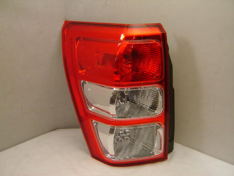 Suzuki grand vitara left tail light 06 07 08 09 10 11 oem 