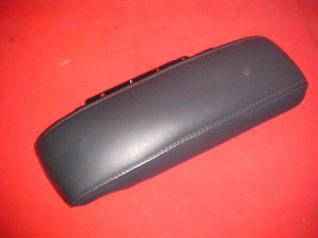 Chrysler sebring center console lid armrest arm rest dark grey leather 06-00