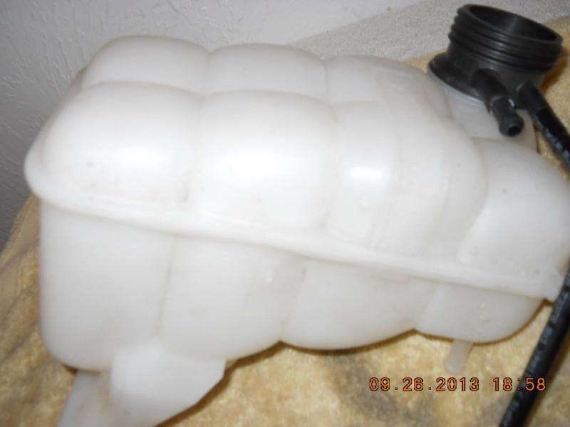 Land rover radiator coolant overflow reservoir bottle tank