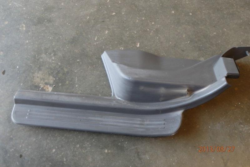 2005 subaru baja oem driver side rear sill cover