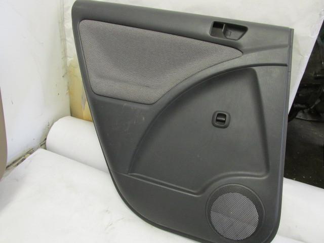 Rear interior door trim panel toyota matrix 2003 03 left cloth 628044