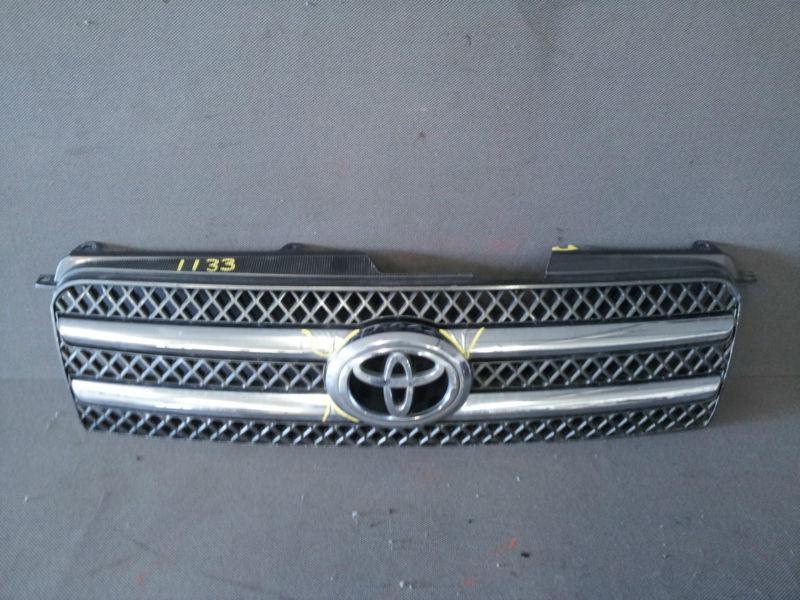 2005-2007 toyota rav 4 hybrid front radiator grille 53111-48090