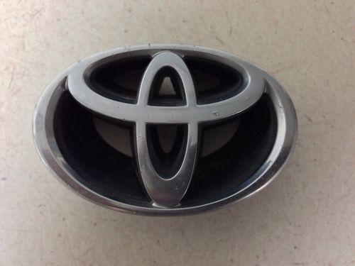 Toyota emblem