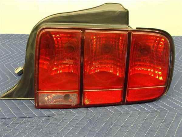 2005-2009 ford mustang tail lamp rh oem lkq