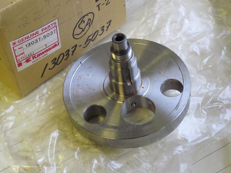 Kawasaki kl600 a1 1984 -84 crankshaft right hand side rh 13037-5037 nos