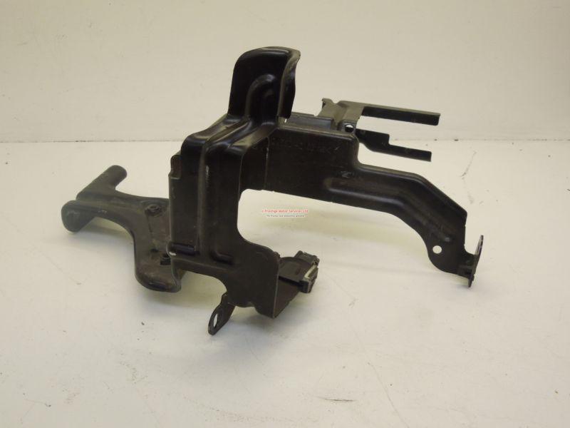 Audi a4 b7 abs pump bracket	 8e0614119ae