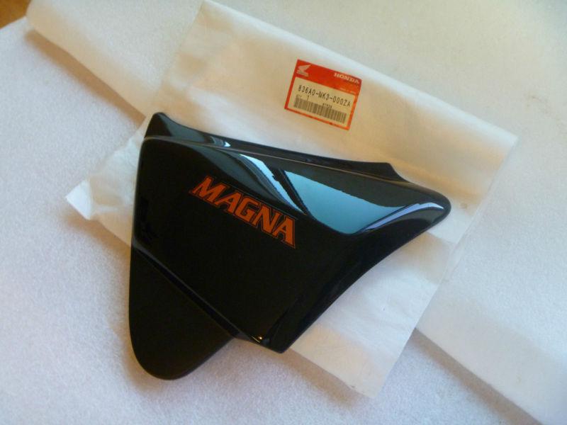 Honda vf700 -c vf 700 magna new original right side cover panel 1985-1986 nos