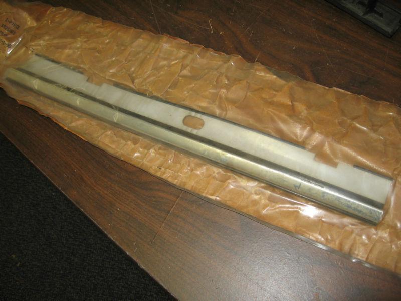 Nos mopar 1989 dodge spirit plymouth acclaim rear fascia silver side molding