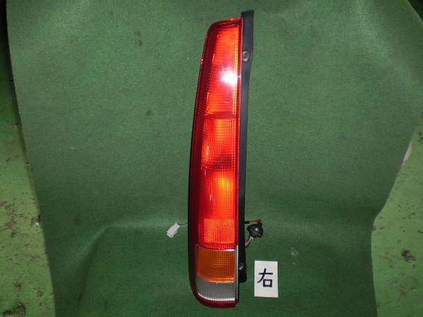 Honda life 1997 rear left combination lamp [0215600]