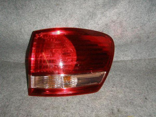 Toyota ipsum 2001 rear right combination lamp [4515500]