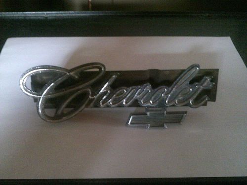 1970 cheverolet impala grille emblem part #3979927...