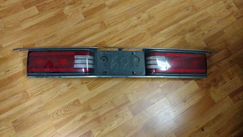 Oem 1994 buick lesabre trunk lid inner panel tail light