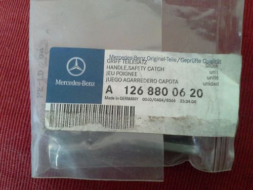 Mercedes benz handle safety catch 1268800620