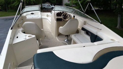 Rinker 232 captiva bowrider includes trailer