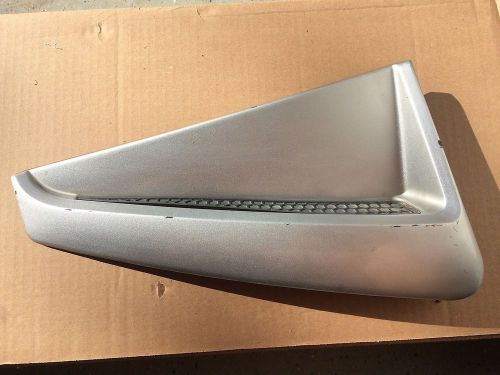 99 00 01 02 03 04 ford mustang left rear scoop spoiler quarter vent trim (e10)