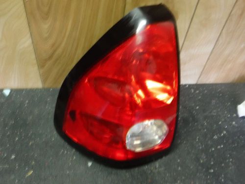 2001-2005 pontiac aztek driver side tail light