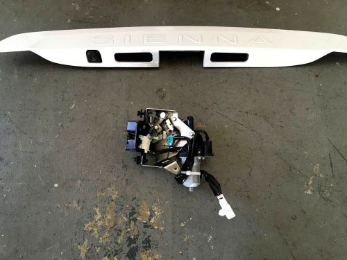2011 toyota sienna rear tailgat complete lock assembly