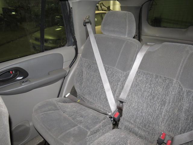 2003 chevy trailblazer rear seat belt & retractor only rh passenger gray