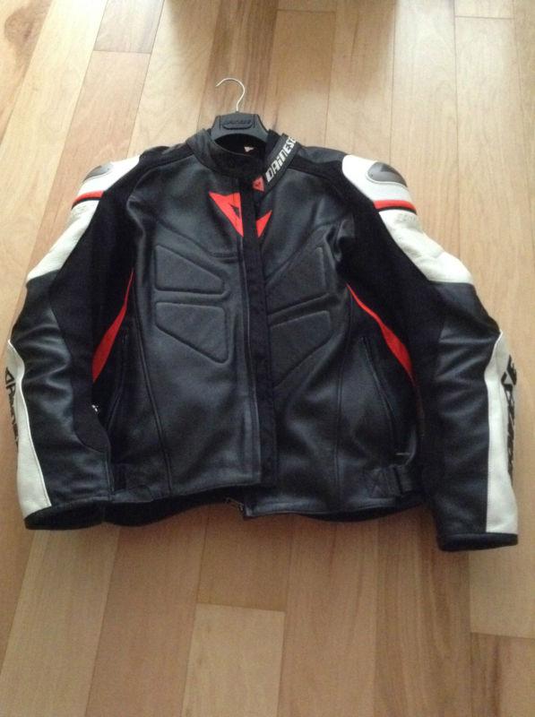 Dainese avro non-perforated leather jacket, - size us 56 (xl) - barely used!!!