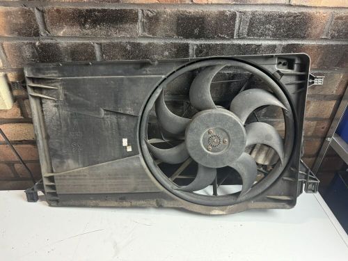 Genuine volvo s40 mk2 v50 2004-2012 radiator cooling fan 3136613305