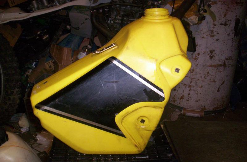 J 01 suzuki drz400 drz 400 2001 gas fuel petroel tank